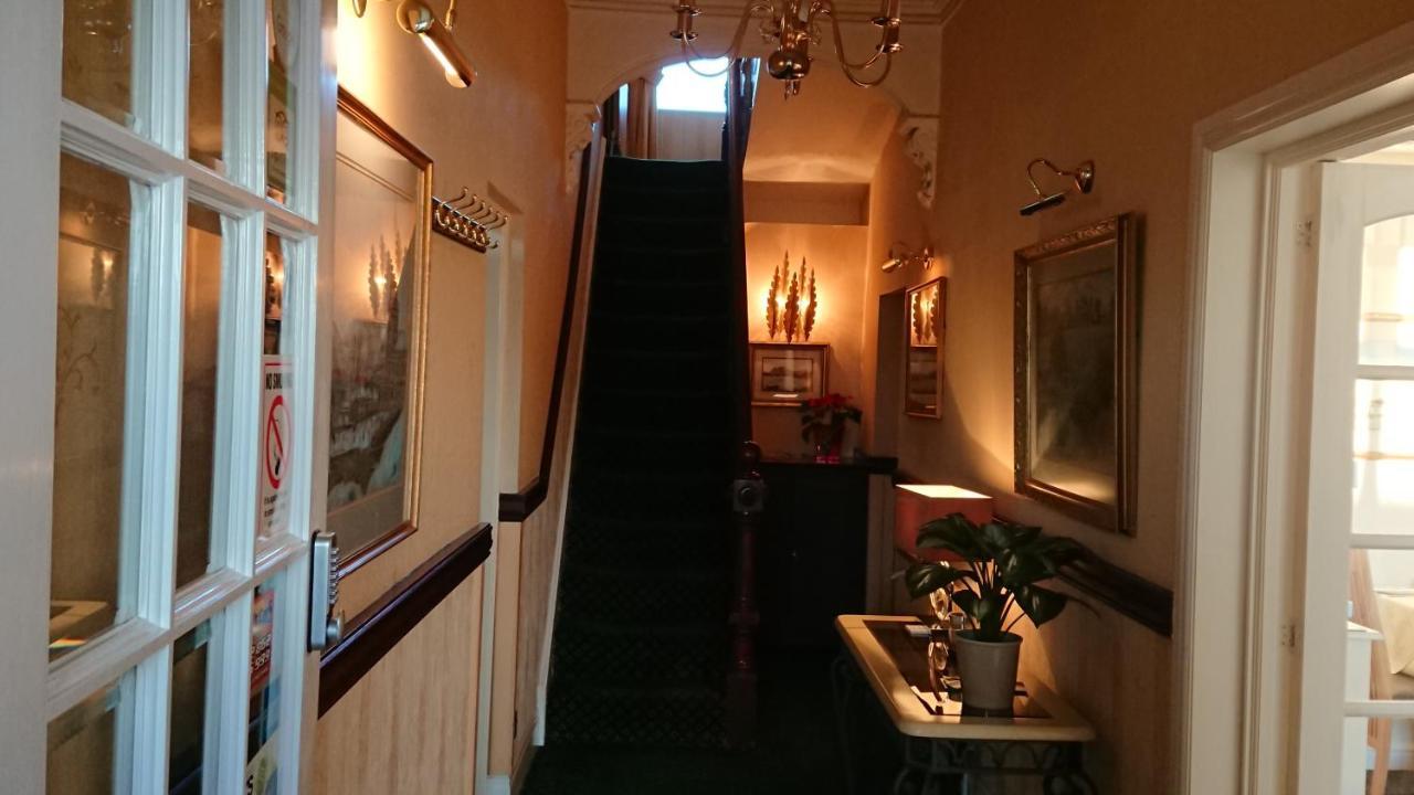 Geordie Pride Lodge Liversedge Exterior foto